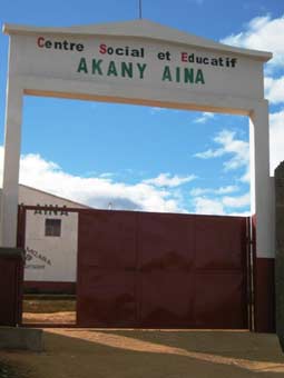 Enfants heureux au centre